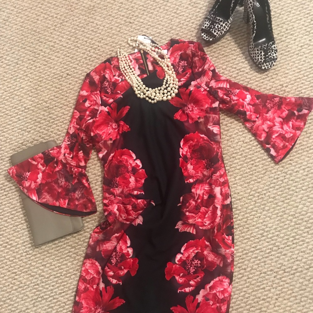 NWT Calvin Klein Dress, floral w/ baby bellsleeve